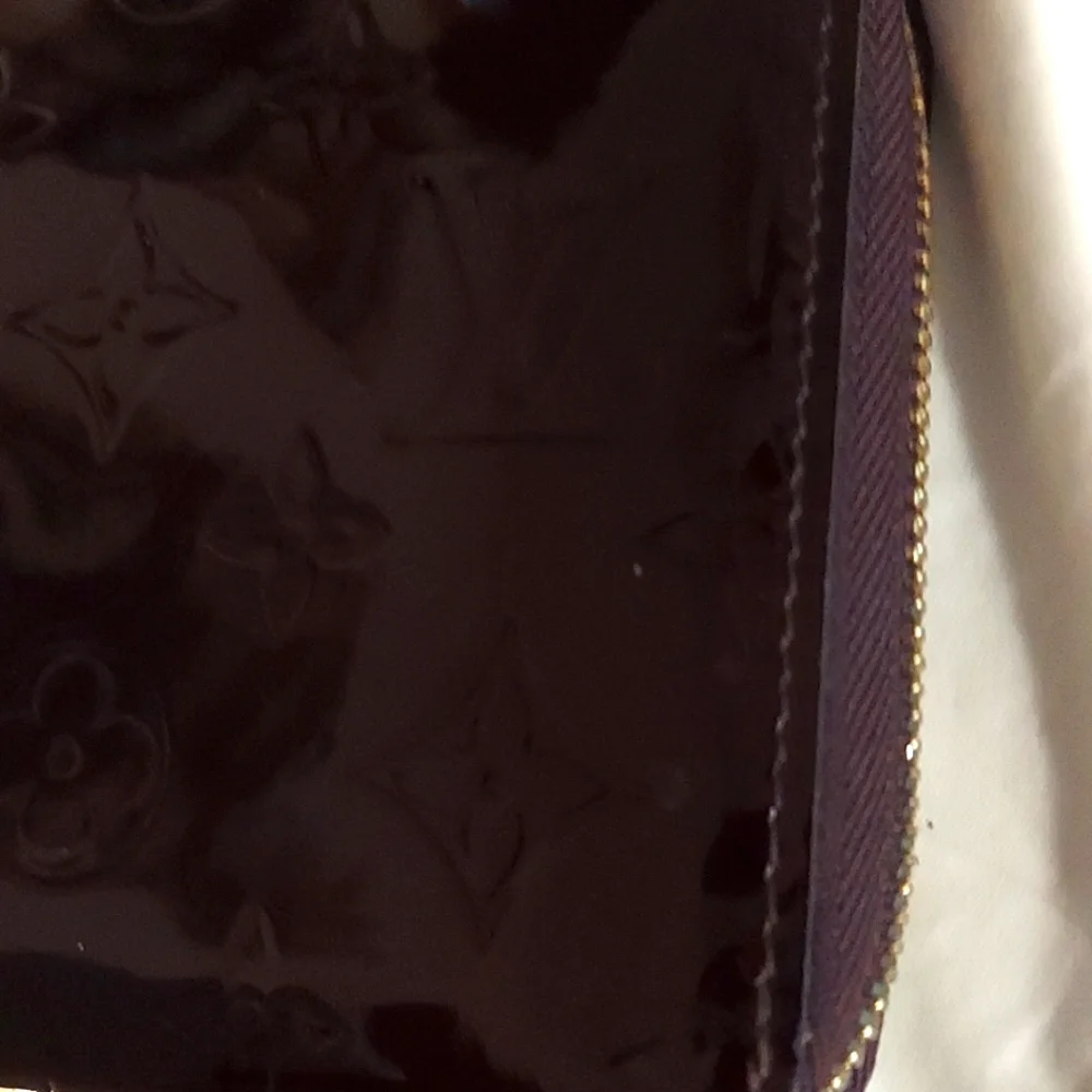 Authentic Louis Vuitton Amarante Vernis Zippy Wallet Organizer